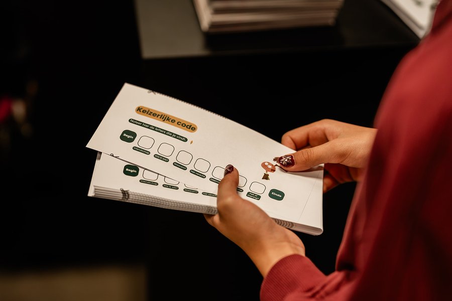 Kind doet de digitale zoektocht
