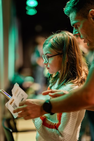 Kind doet de digitale zoektocht