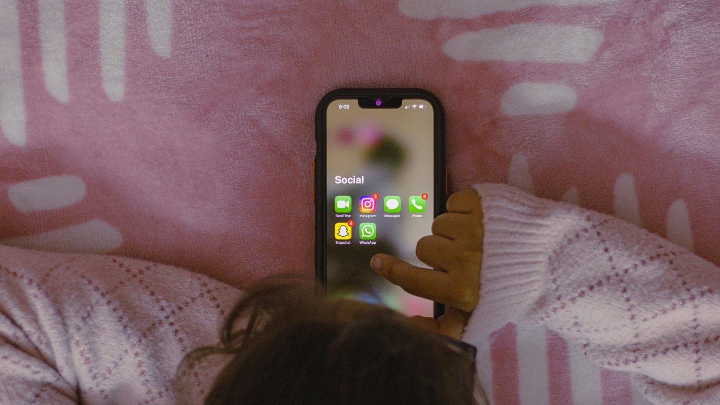 kind op smartphone