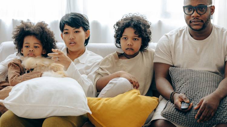 7 tips om met kinderen en jongeren te praten over het nieuws