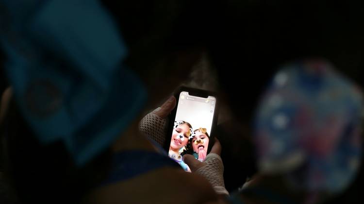 Kinderen en jongeren op sociale media:  hoe kunnen we hen begeleiden en beschermen?